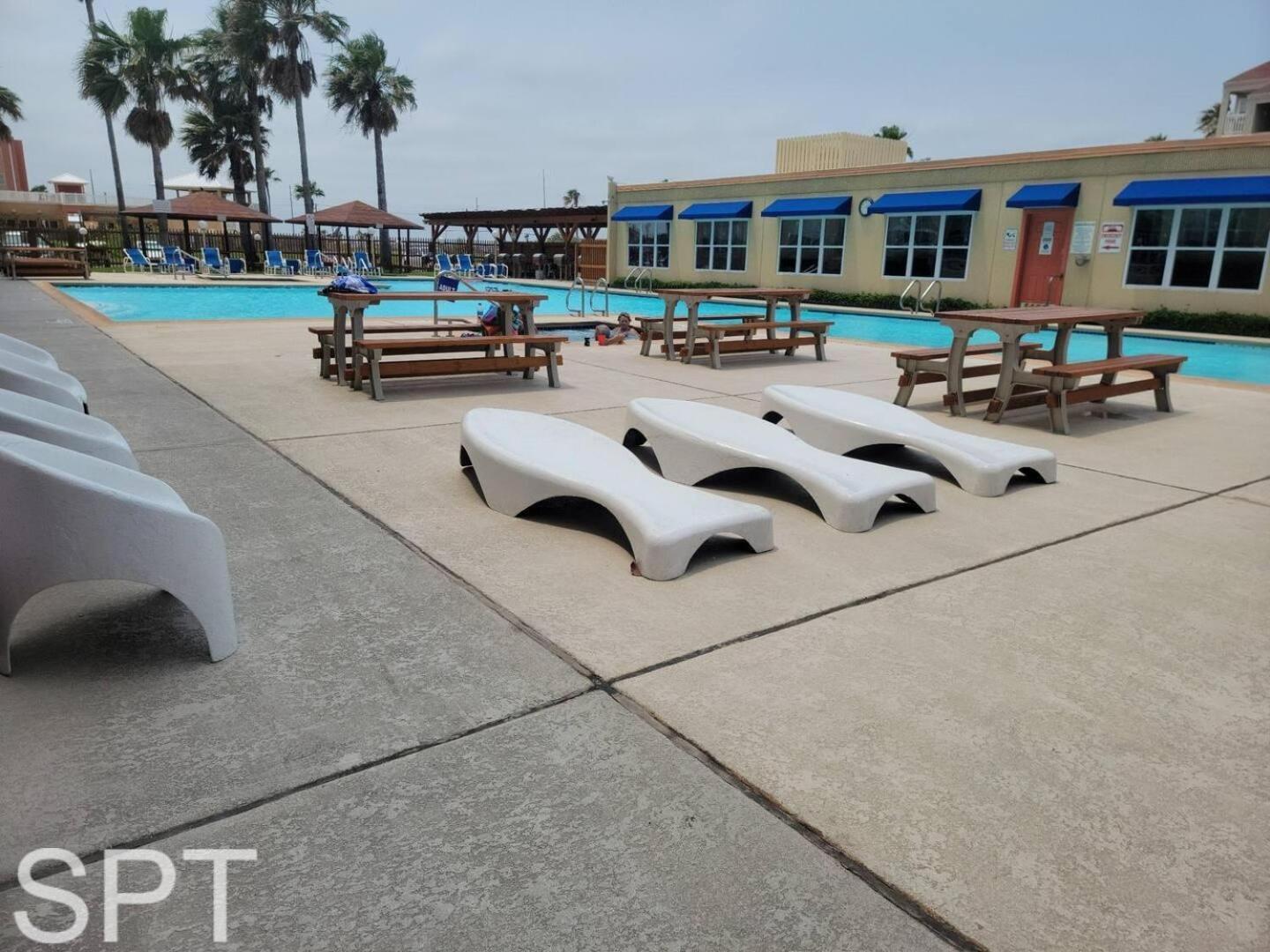 Beach Access Condo With Pool, Hot Tub Area & Bbq - Gulfview I - Unit 213 South Padre Island Exterior foto